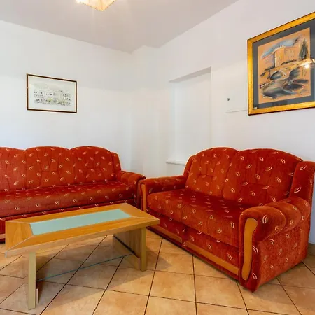 Ciara Apartman