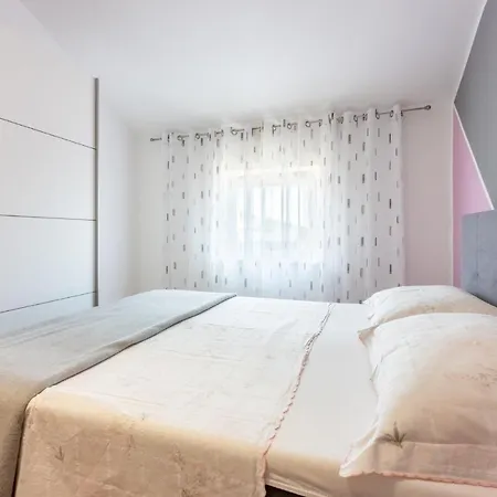Ciara Apartman *