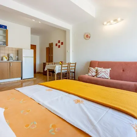 Ciara Apartman *