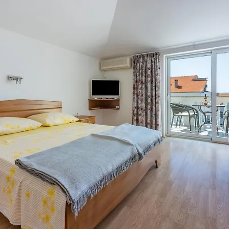 Ciara Apartman *