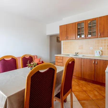 Ciara Apartman