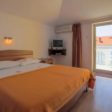 Ciara Apartman *